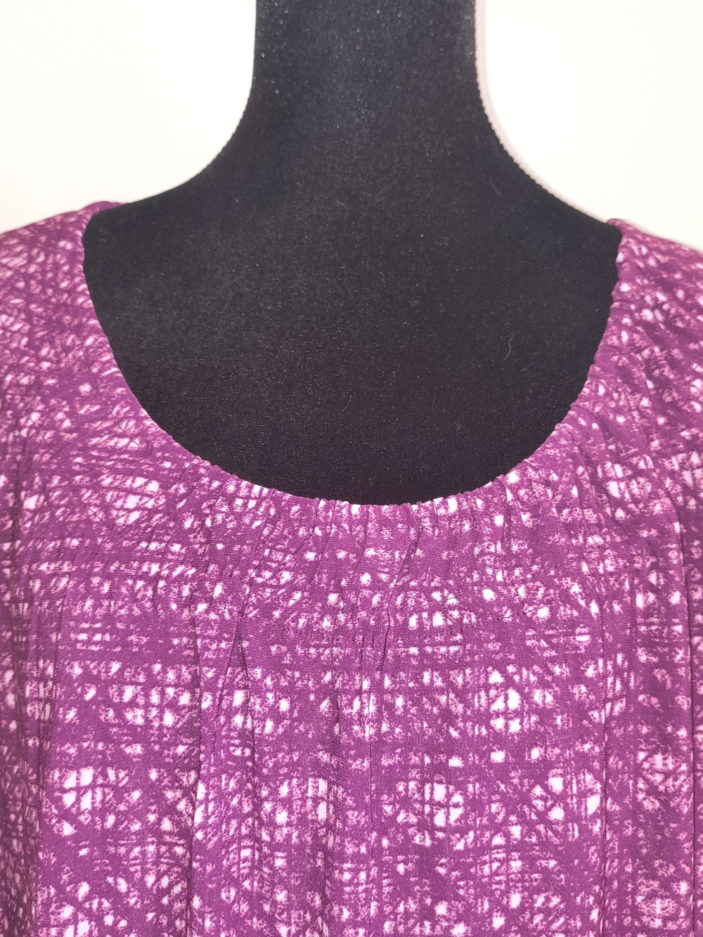 Women's Purple Printed Scoop Neck Top - Picture 2 of 7